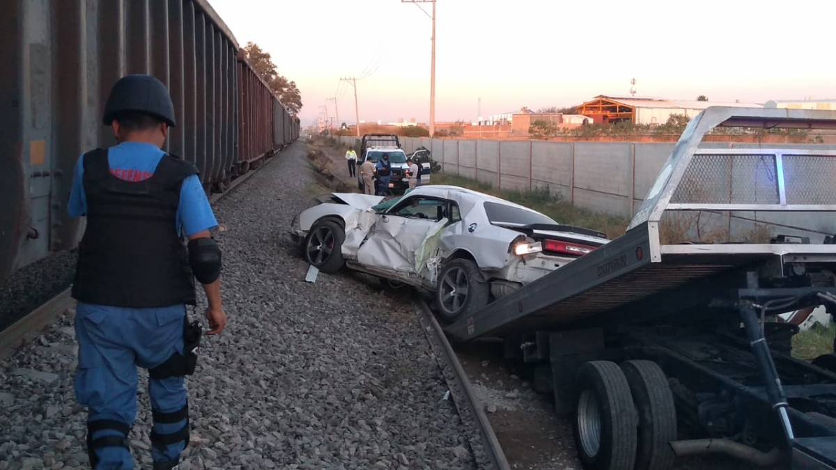 tren auto deportivo