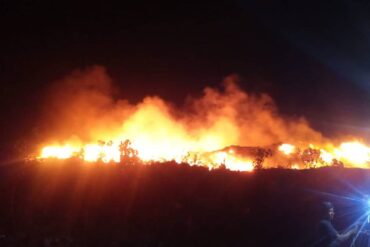 Incendio basurero corta
