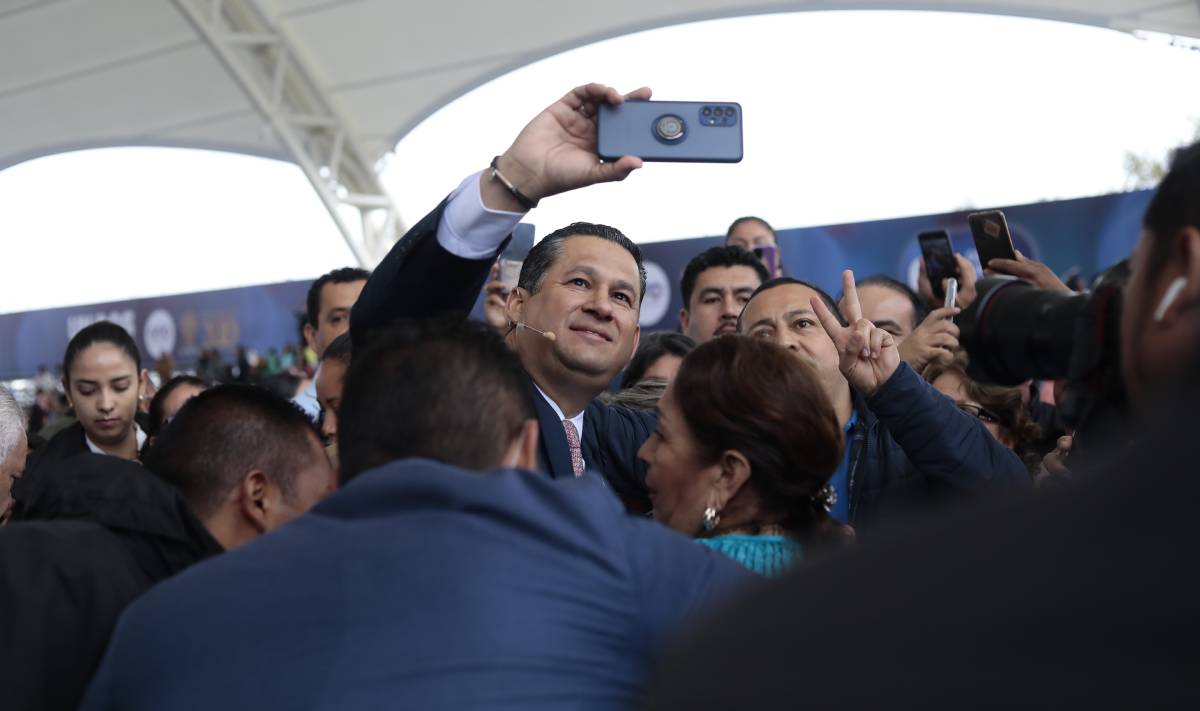 diego selfie