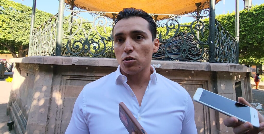 Amate abandona candidatura