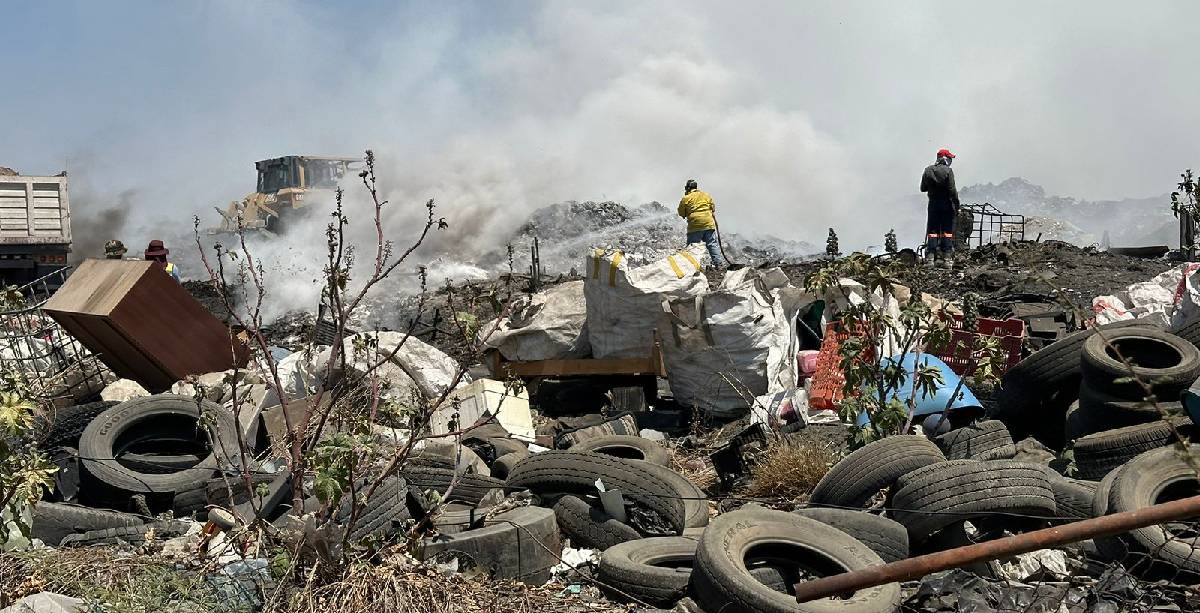 Incendio de basurero ya tiene más de 24 horas y aún no lo sofocan al 100% Incendio AG