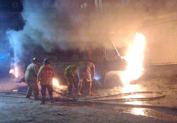 incendio camioneta salva