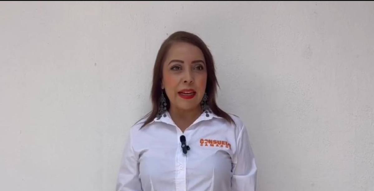 Candidata declina con chelis