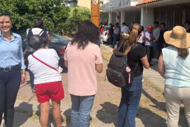 Ale Gutierrez votando