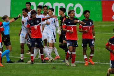 mujer arbitro sub27