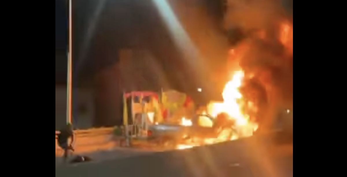 Se incendia camioneta tras chocar a motociclista incendio camioneta