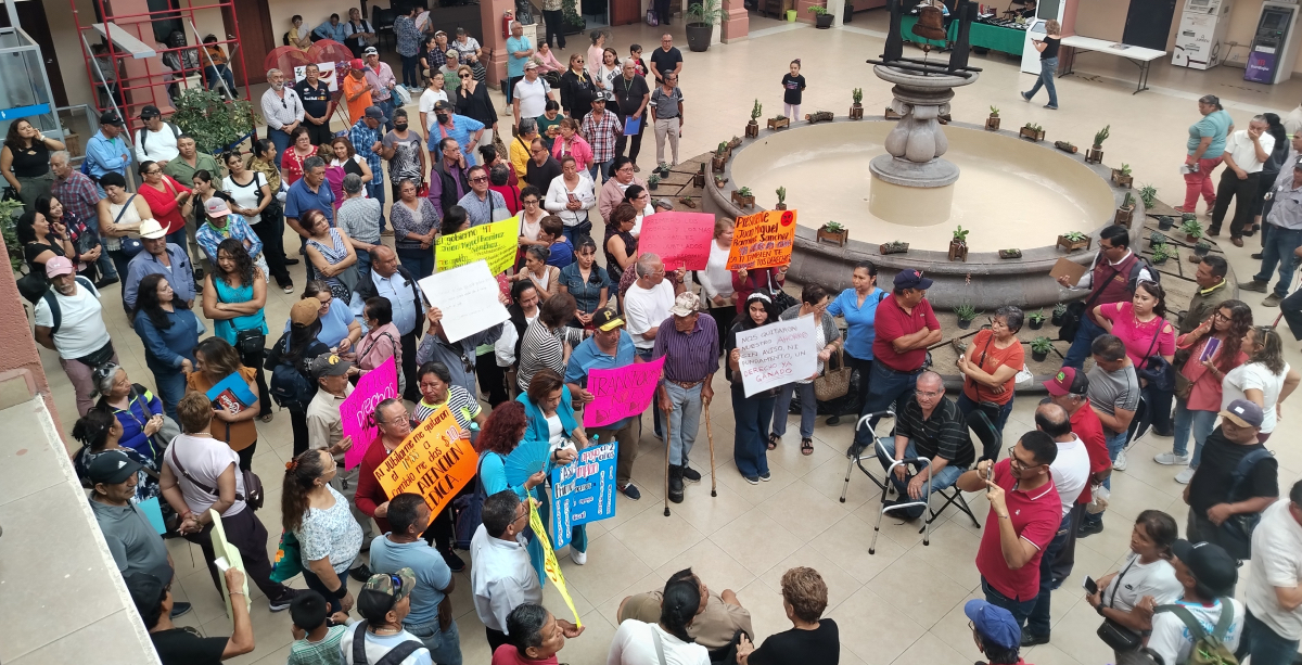 Jubilados protestan presidencia de celaya