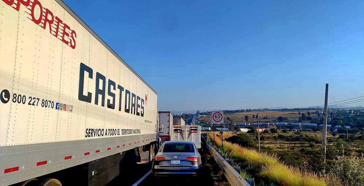 CARRETERA IRAPUATO BLOQUEO