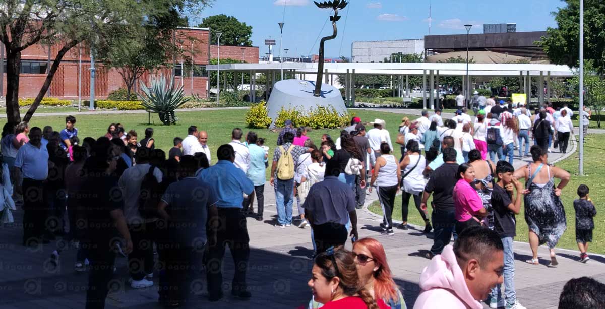 Entre quejas, bloqueos y discursos presentan nuevo plan de movilidad gente teatro ciudad