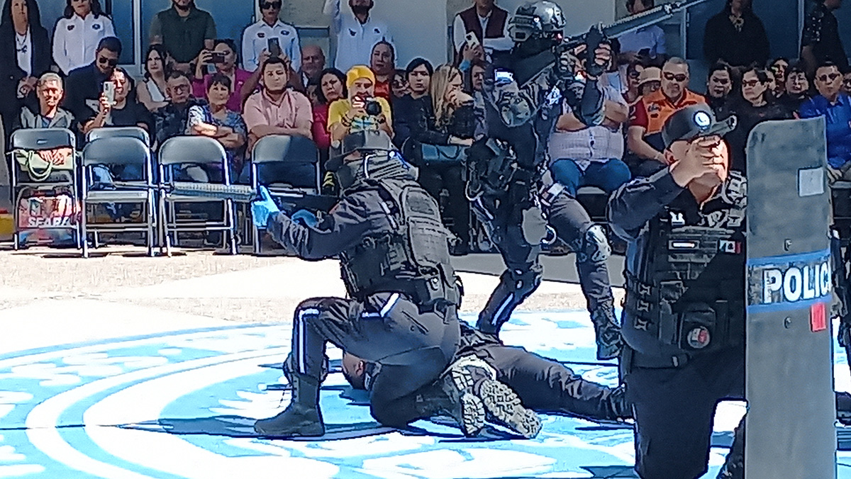 POLICIAS CADETES