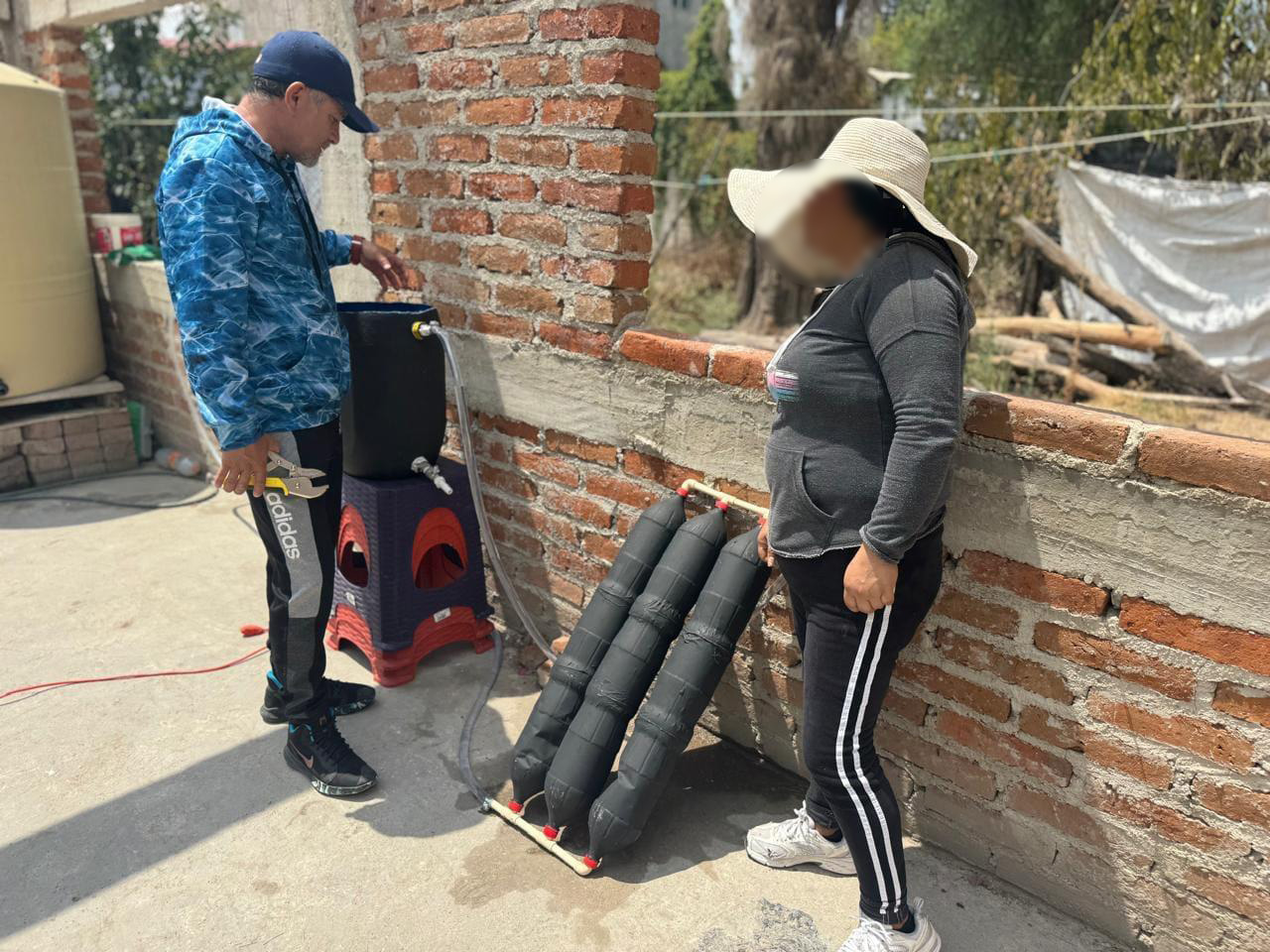 Adolescentes en conflicto con la ley elaboran calentadores solares para apoyar a familias vulnerables 8 1