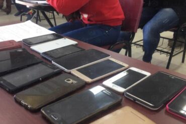 celulares escuelas
