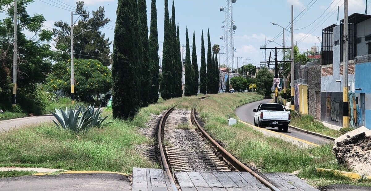 Tren Querétaro-Irapuato cruzará "elevado" sobre el Eje Nororiente; ajustan proyecto WhatsApp Image 2026 06 22 at 6.43.48 PM e1782175490228