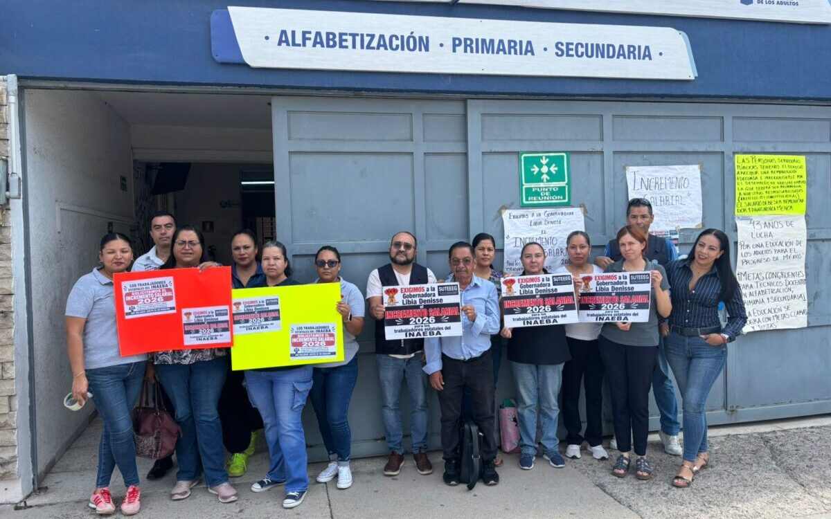 Trabajadores del INAEBA piden incremento salarial inaeba manifestacion 1 e1780361428488