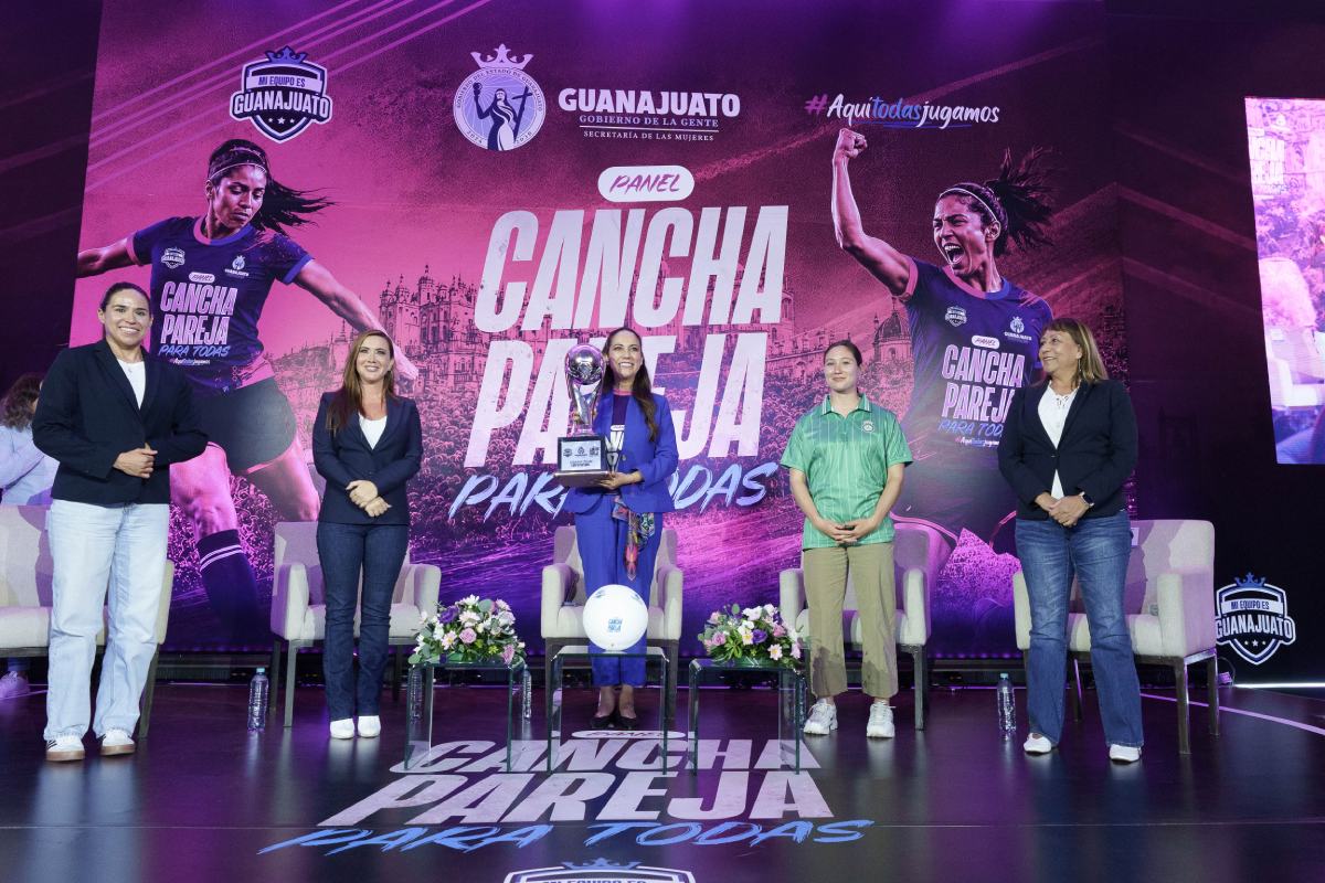 Celebran panel "Cancha Pareja para Todas" libia cancha
