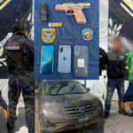 Detienen a un presunto extorsionador y a 4 en camioneta robada detenidos apaseo el alto