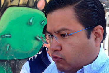 Alistan despido de funcionario