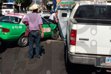 Choca camioneta