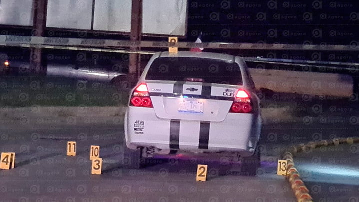 pareja policias